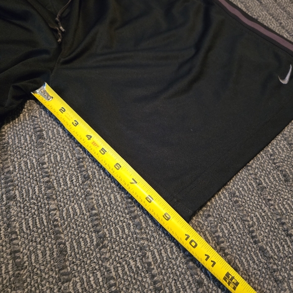 Nike Men's Black Athletic Shorts Sz XL. LNWOT. - Picture 3 of 6